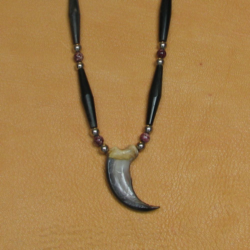 Single Bear Claw & Fossil Beads Necklace